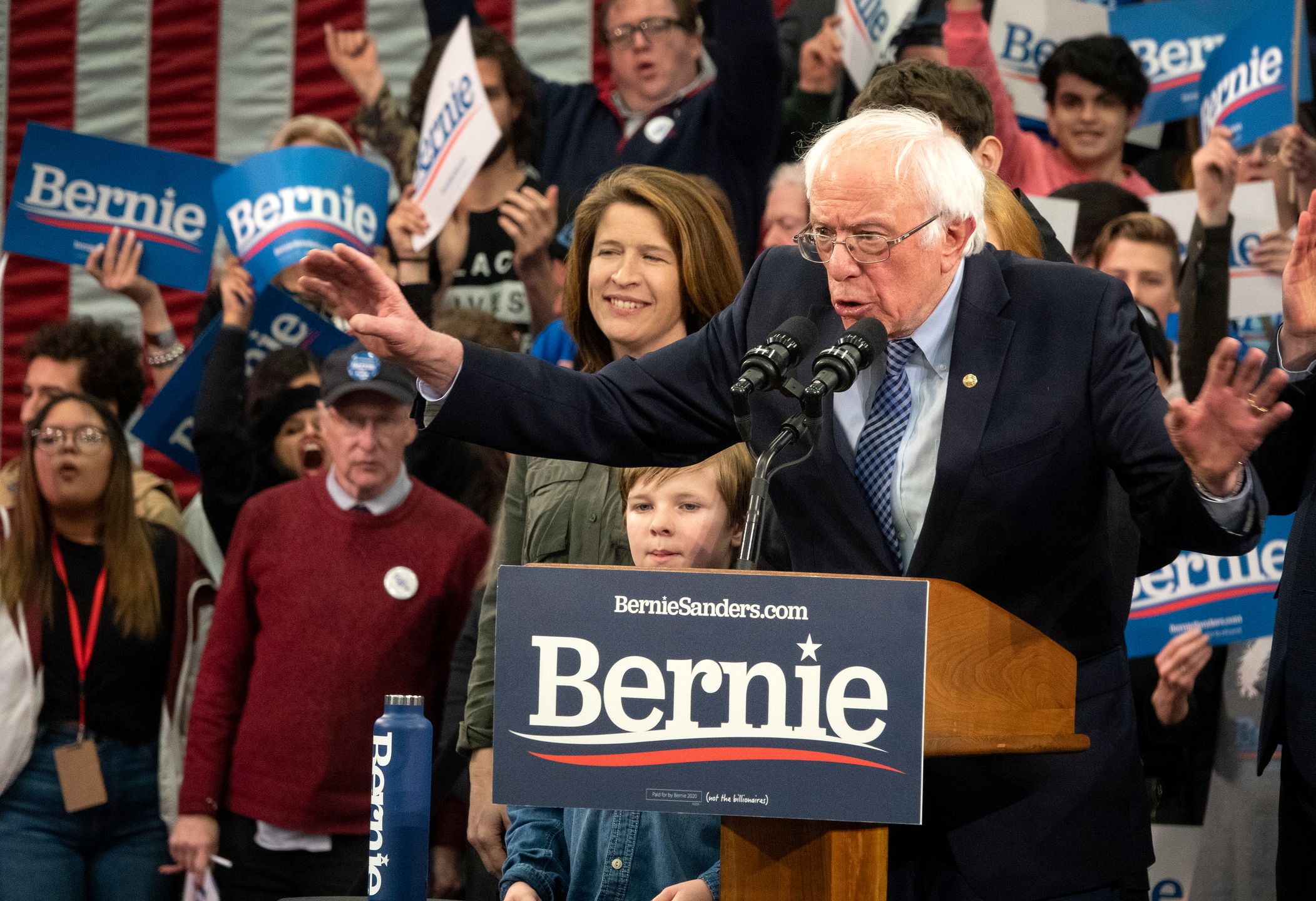 Bernie Sanders wygrywa prawybory w New Hampshire
