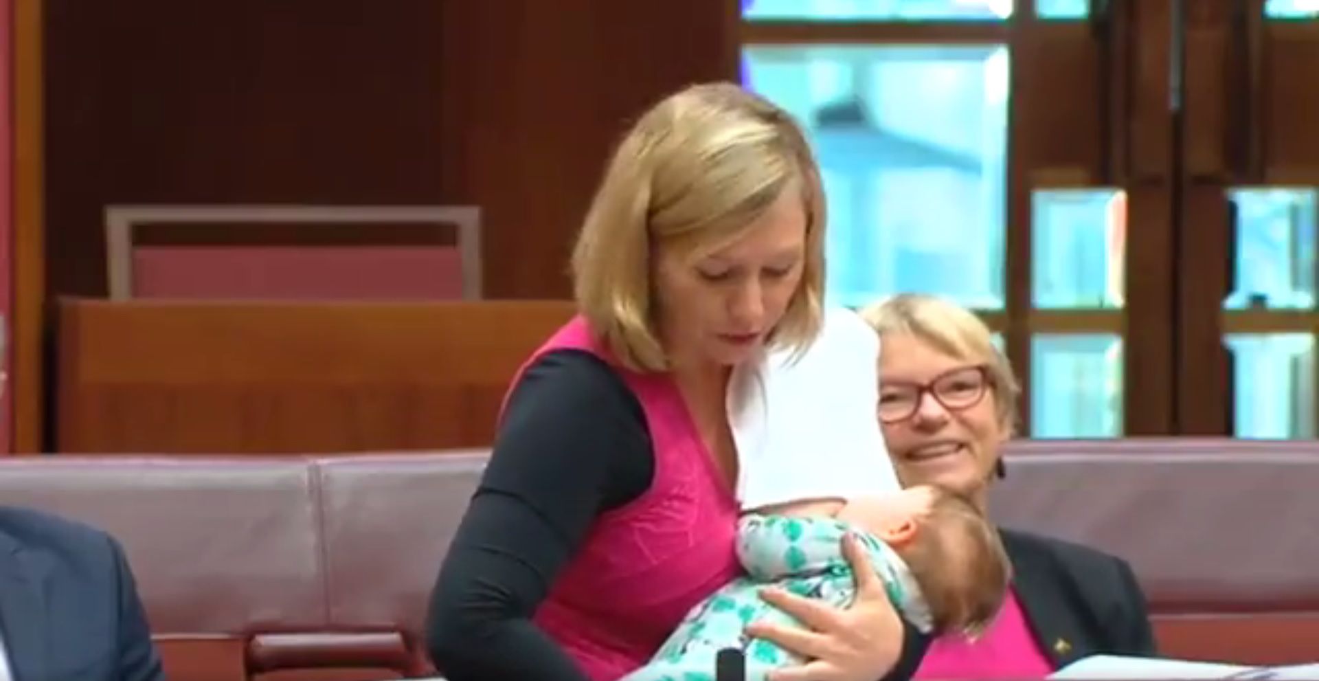 Zgłosiła wniosek, karmiąc dziecko. Pani senator dała przykład