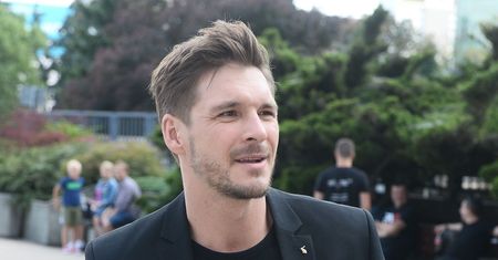 Mikołaj Roznerski broni nowej aktorki "M jak miłość". Fani są oburzeni