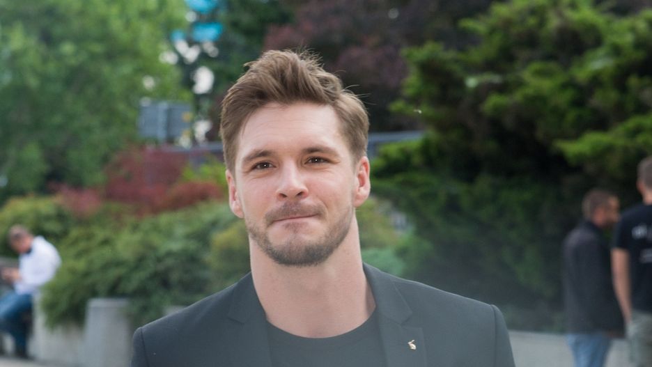 Mikołaj Roznerski szczerze o swoim dorastaniu