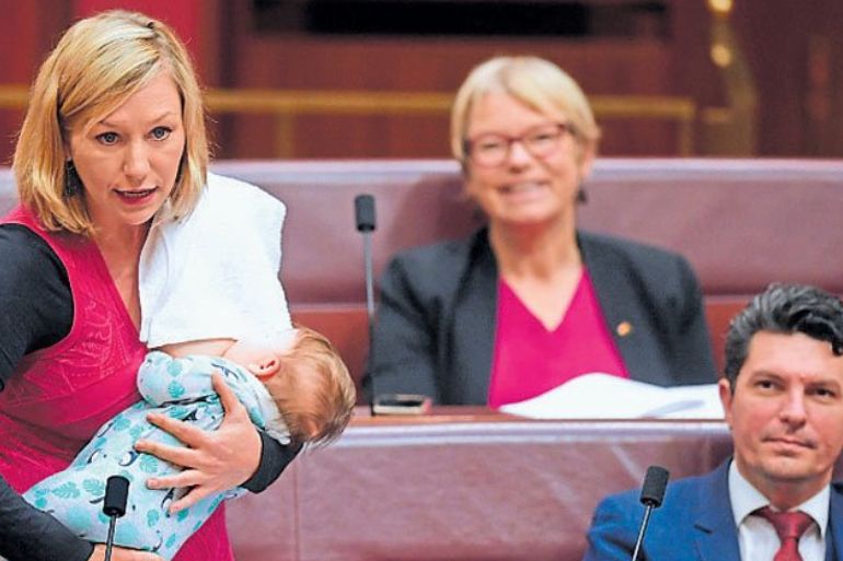 Senatorka nakarmiła córkę w czasie obrad. Przeszła do historii