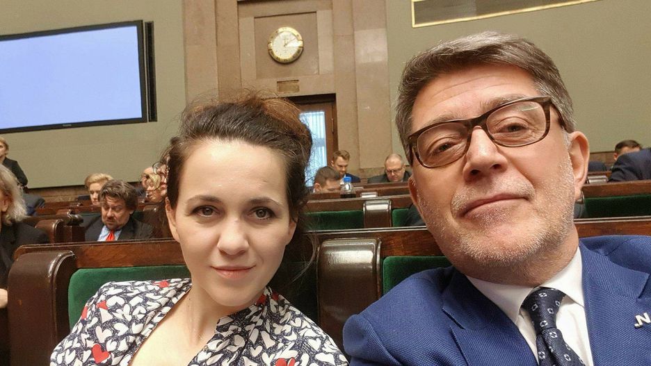 Taki widok w polskim Sejmie to rzadkość.
