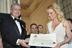 Pamela Anderson została... hrabiną. Tytuł wręczył jej fałszywy książę. Właśnie został zatrzymany