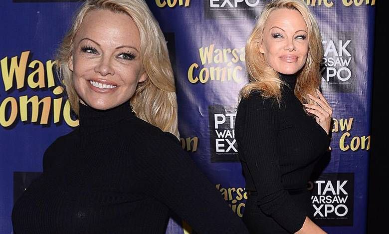 Seksowna Pamela Anderson w małej czarnej na Warsaw Comic Con! Ależ ona ma figurę!