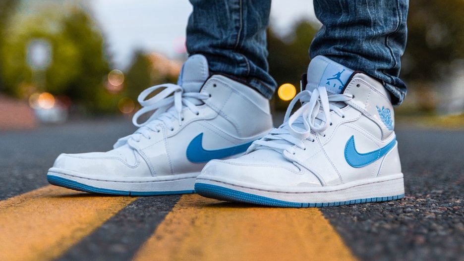 Buty sportowe pasują do jeansów
