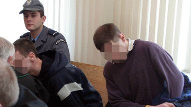 Oskarżeni: Jacek G. (po lewej) i Artur P. na sali rozpraw