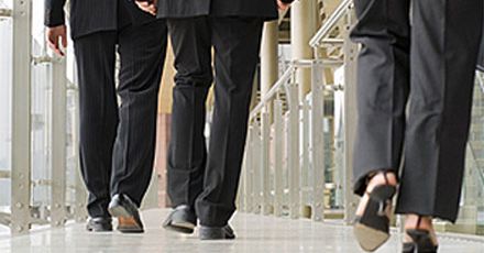 Szaleje kryzys, a prezesi banków dostają podwyżki
