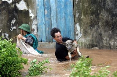 47 śmiertelnych ofiar powodzi w Wietnamie