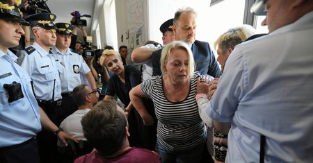 Protest w Sejmie. Uczestnicy próbowali powiesić transparent w oknie, interweniowała Straż Marszałkowska