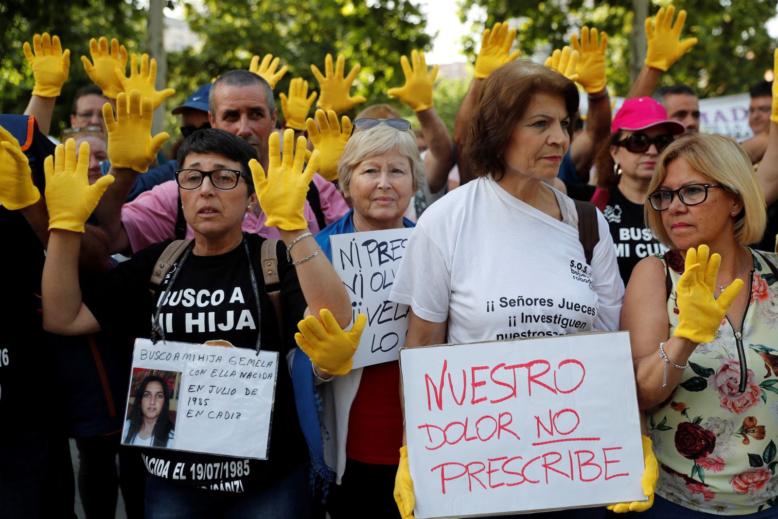 Protesty w Madrycie. Lekarz przed sądem za porwania dzieci