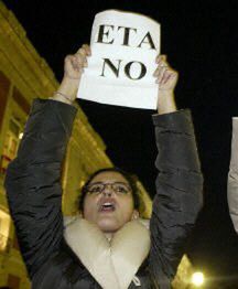 Eksperci: nie ma pewności, kto jest autorem zamachów