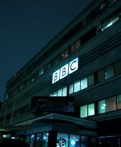 Ewakuacja studia BBC w Manchesterze. Prowadzący przerwali audycję