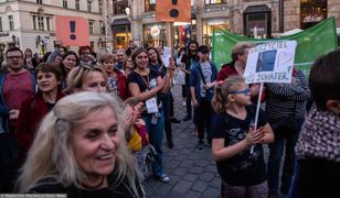 Strajk nauczycieli 2019. Protest nauczycieli i uczniów na wrocławskim rynku