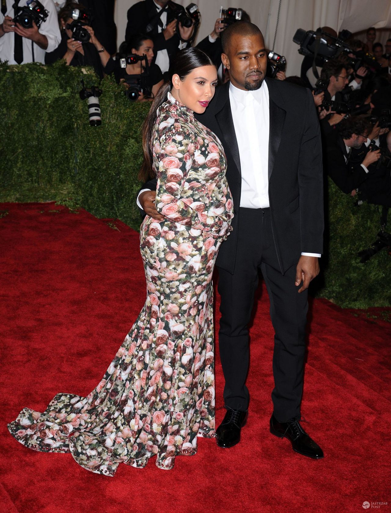 May 6, 2013  New York City, NY.
Kim Kardashian & Kanye West
MET Gala 2013: "PUNK: Chaos To Couture"  
at Metropolitan Museum of Art 
© LM Martinez / AFF-USA.COM