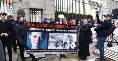 Dariusz Bruncz: Kościół musi "pobrudzić się" rozmową. Ale zwolennicy aborcji też