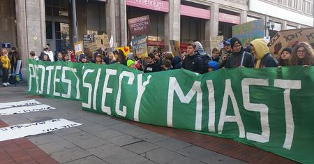 Młodzieżowy Strajk Klimatyczny. Uczniowie wychodzą na ulicę