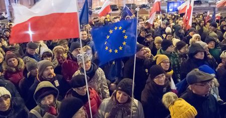 BBC analizuje sytuację w Polsce. "Mogą wyjść z Unii Europejskiej"