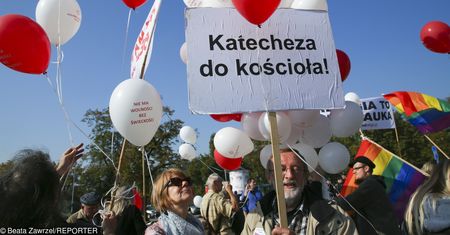 Religia w szkole. Polacy nie chcą za nią płacić