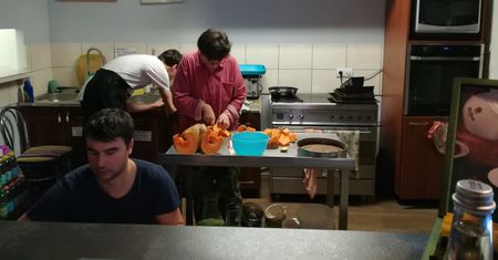 Chcieli pomagać, a toną w długach. "Będziemy odpowiedzialni za ich krzywdę"