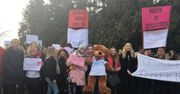 Protest uczniów w Białej Podlaskiej. Murem stoją za dyrektorem, który dostał dyscyplinarkę