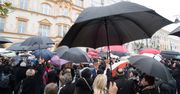 Kobiety wyjdą na Parady Niepodległości z czarnymi parasolami. To nie ma być „czarny protest”