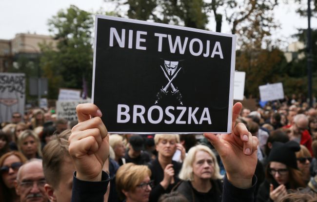 Kobiety w Polsce mają coraz więcej powodów, by protestować. Dziś manifestacje Czarnego Wtorku