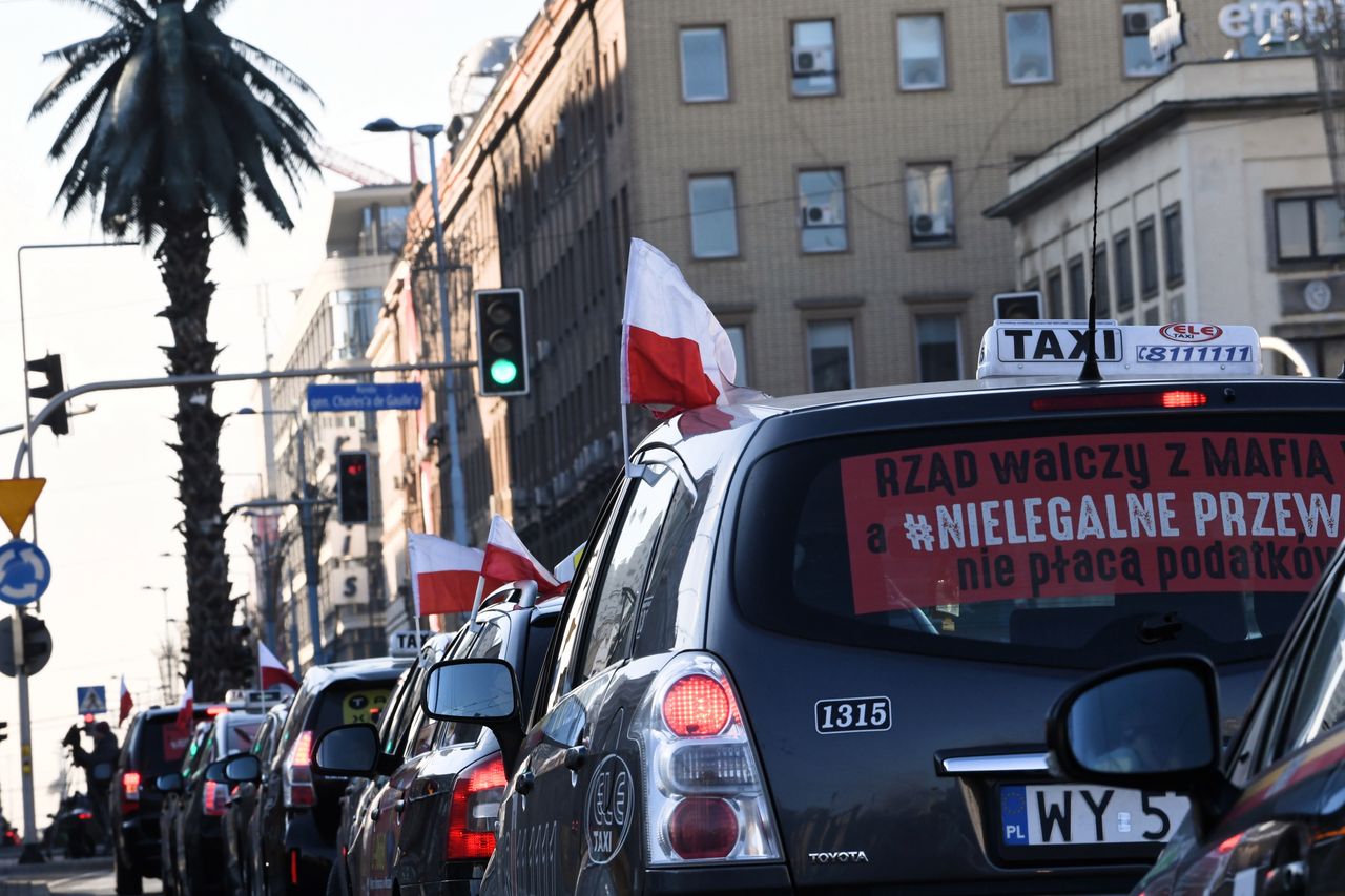 Protest taksówkarzy w Warszawie. Mogą sparaliżować miasto