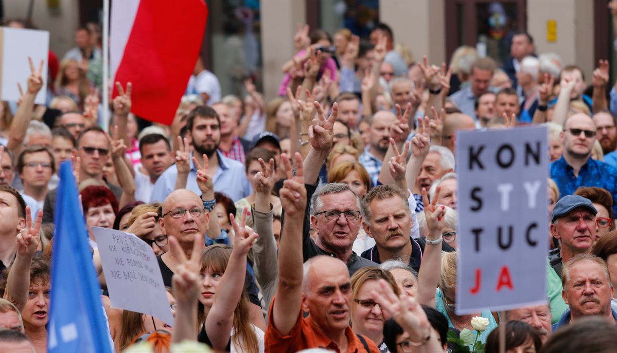 "Albo my albo on". Dyktatura coraz bliżej, ale ma potężnego wroga