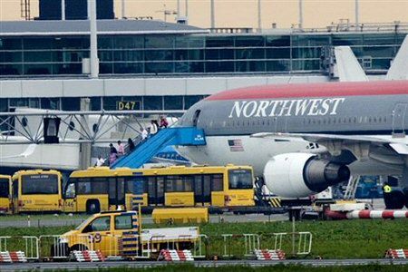 Aresztowano 12 pasażerów samolotu linii Northwest