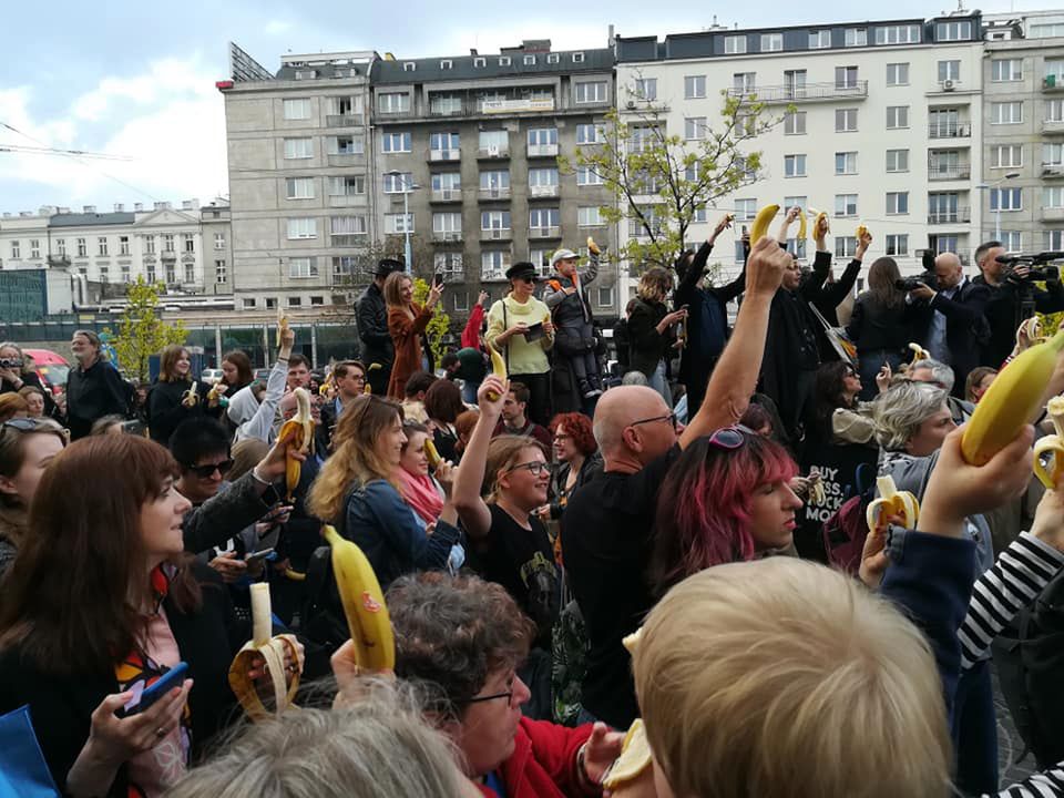 Sukces "bananowego protestu" przed Muzeum Narodowym