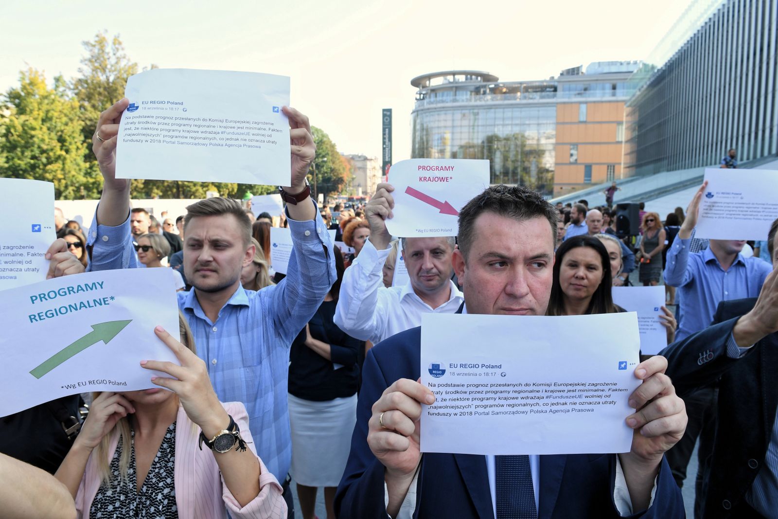 Urzędnicy protestowali na konferencji PiS