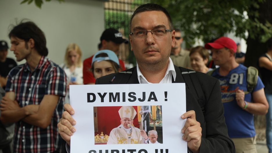 Protest przed siedzibą Nuncjatury Apostolskiej w Warszawie