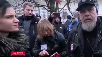 Mężczyzna zwyzywał dziennikarkę podczas protestu