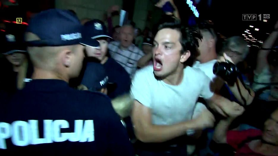 Protestujący, z którego PO zrobiła "ukraińskiego prowokatora opłacanego przez TVP"