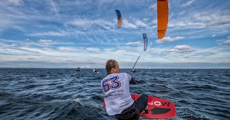 Ford Fiesta Kite Challenge - kiedy zwykłe pływanie to mocno za mało