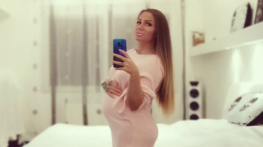 Ewa Schwesta nie zdradziła, kto jest ojcem dziecka, które dzieciństwo spędzi w niemieckim więzieniu.
