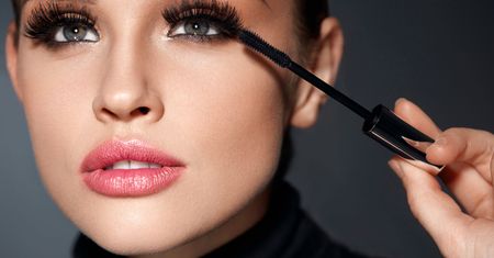 #beautytest: Zdjęłaś sztuczne rzęsy i czujesz się nieswojo? Te tusze wyczarują włoski XXL