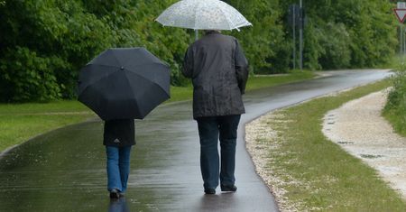 W niedziele deszcz i chmury. Możliwe także burze