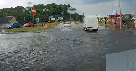 Tragiczne skutki burzy nad Polską. Mur runął na mężczyznę