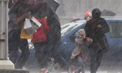 Pogodę w weekend zepsuje niż Yukon. Burze, wiatr i deszcz