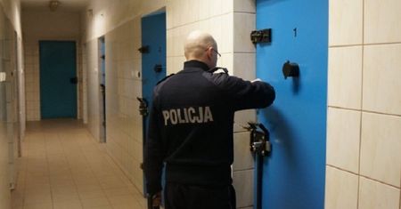 Śląsk. Znęcał się nad pasierbami. Koszmar trwał 2 lata