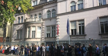 Wybory parlamentarne 2019. Ogromne kolejki przed ambasadą w Budapeszcie