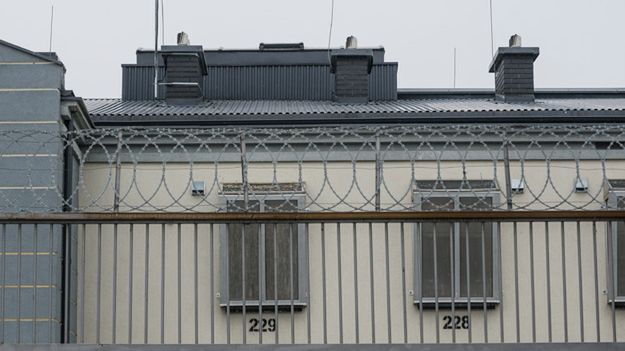Mężczyźni pracowali przy remoncie ośrodka