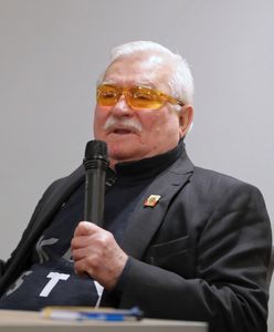 Lech Wałęsa spotkał się z dziećmi na korytarzu. Ale to nie podstawówka zawiniła