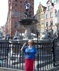 Danuta Wałęsa też walczy o "konstytucję". Pozuje do zdjęcia swojej córce
