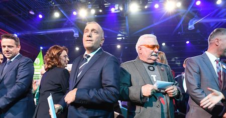 Wybory parlamentarne 2019. Lech Wałęsa kłopotem KO. Grzegorz Schetyna zaprosił b. prezydenta, sztab i partia się odcina