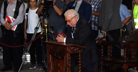 Rozemocjonowany Lech Wałęsa: co za dureń ten Gwiazda. Kochany Gwiazda