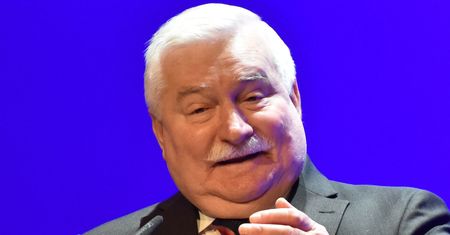 Wałęsa idzie do sądu z IPN. Odszkodowanie przekaże nauczycielom