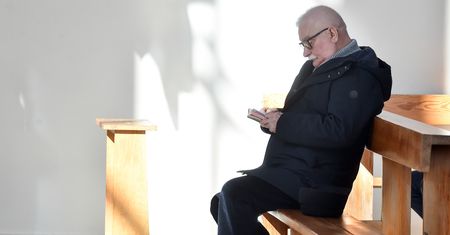 Koronawirus w Polsce. Lech Wałęsa na mszy [ZDJĘCIA]