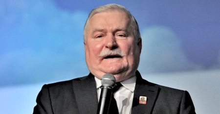 Odzyskanie wraku tupolewa. Lech Wałęsa zamieścił odważne porównanie